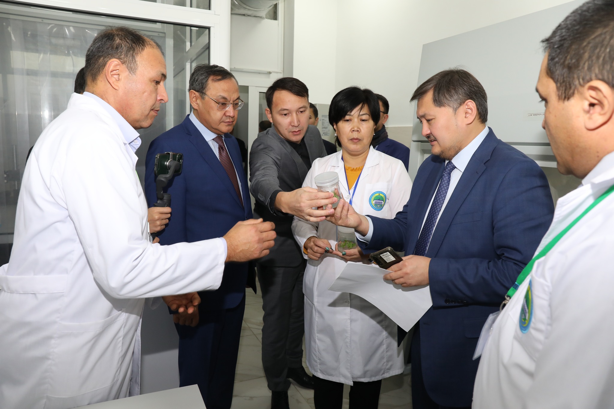 Лаборатория микроклонального размножения Центра биотехнологии растений КазНАИУ