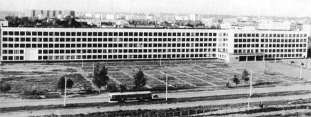 Новый учебный корпус Павлодарского индустриального института в год ввода, 1976