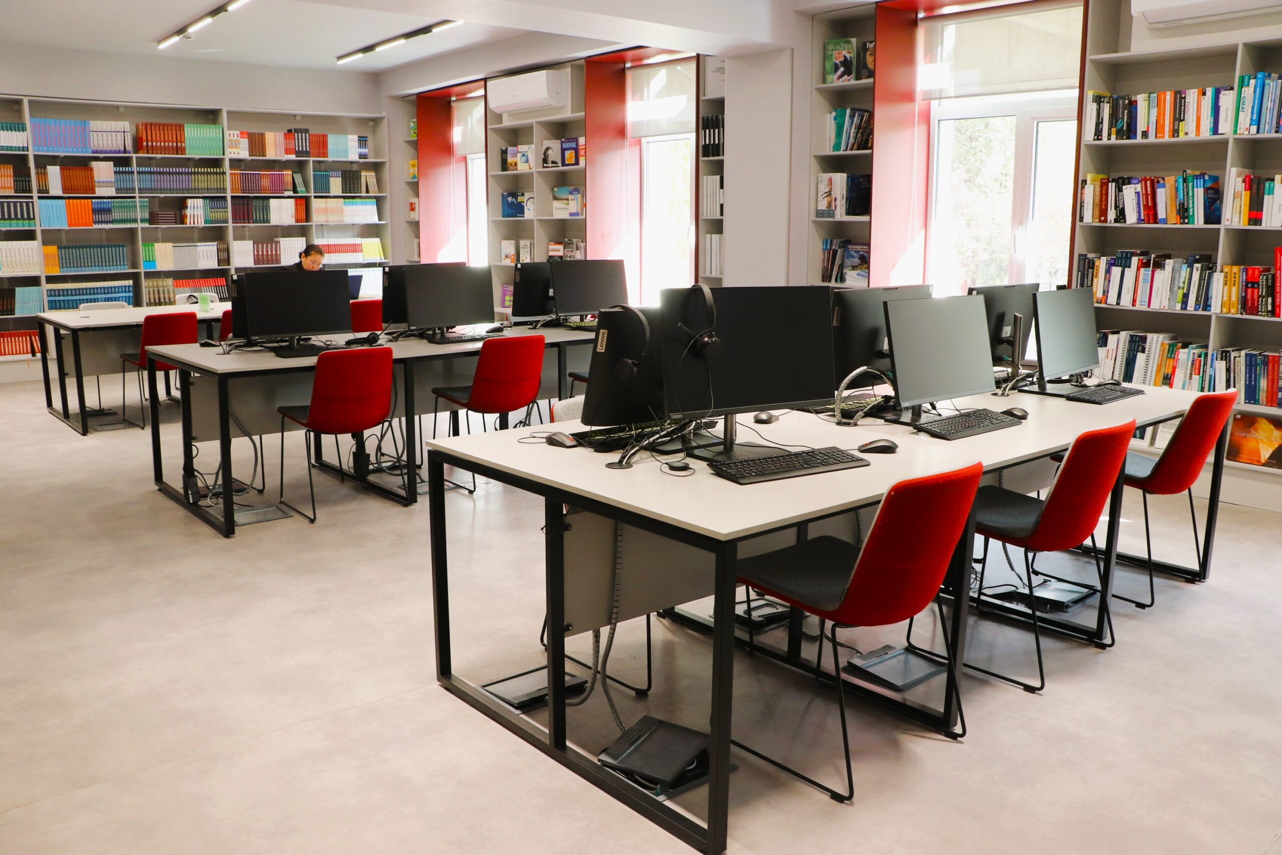 Библиотека AlmaU Open Library в Алматы